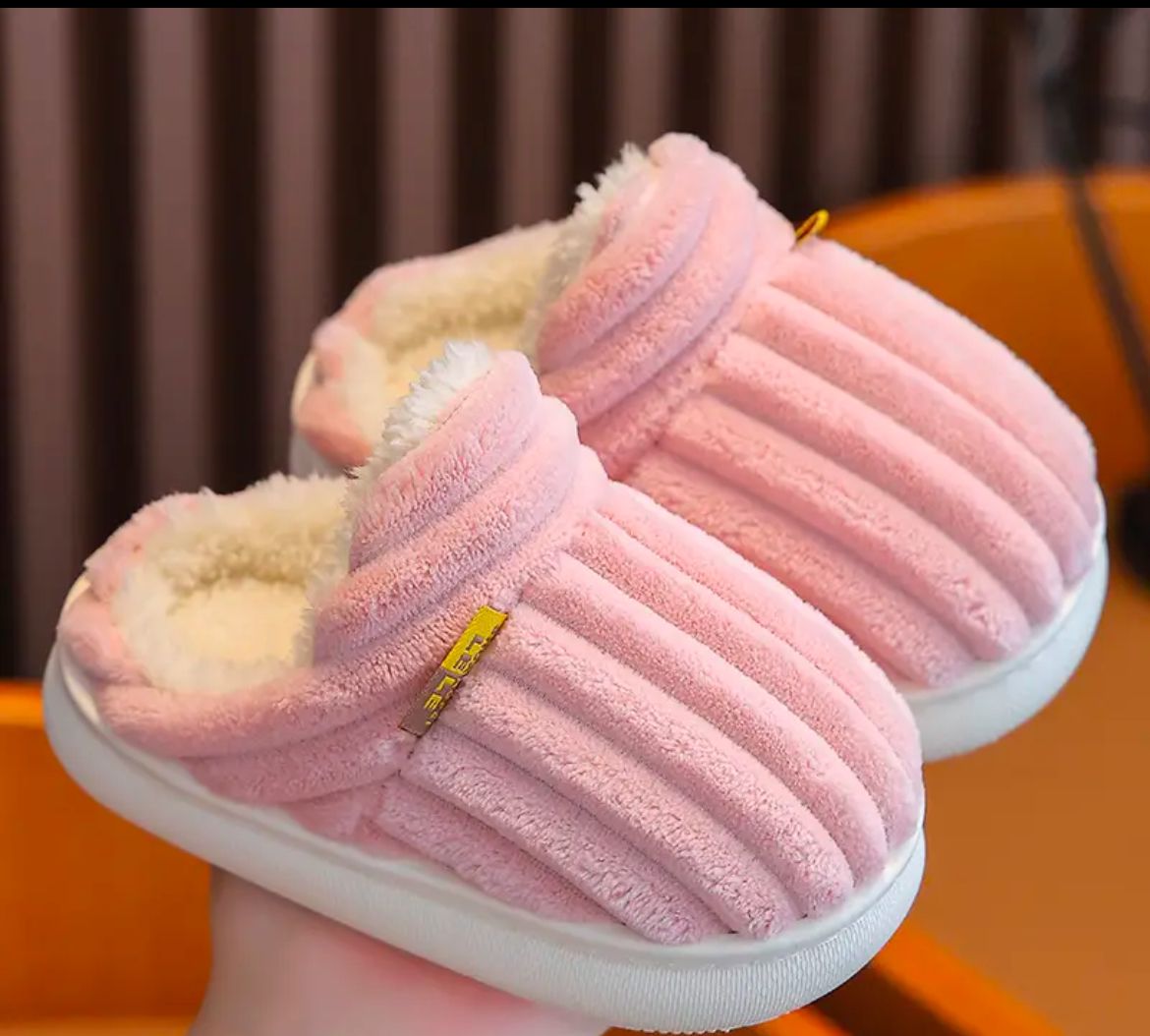 Cozy Children's Indoor Slippers – Soft & Warm